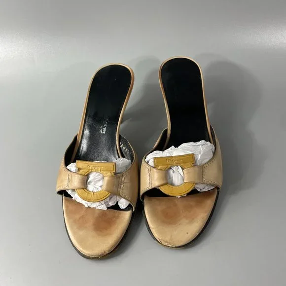 Salvatore Ferragamo | Shoes | Vintage Salvador Ferragamo  display picture 3